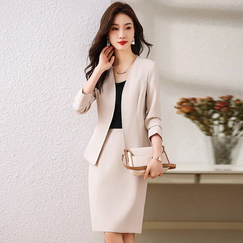 Women Formal Wear Blazer Set - Abiti da lavoro formali da donna