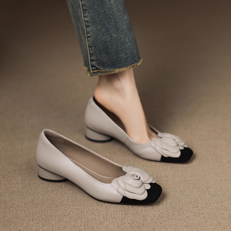 Scarpa singola Camelia a blocc - Kitten Heel Women recensione e prezzo